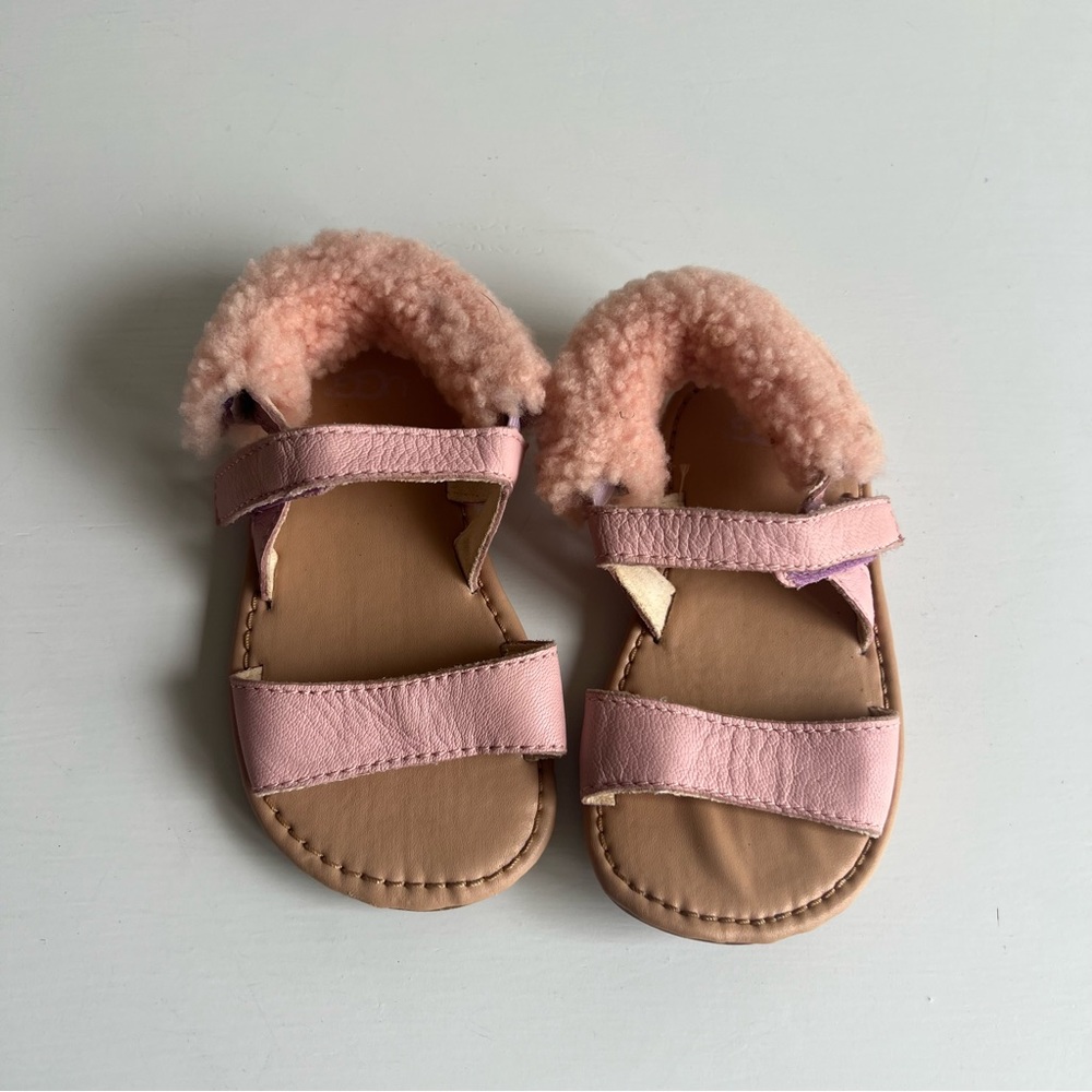Ugg Dorien Sandals Pink Fluff Sz 6/7